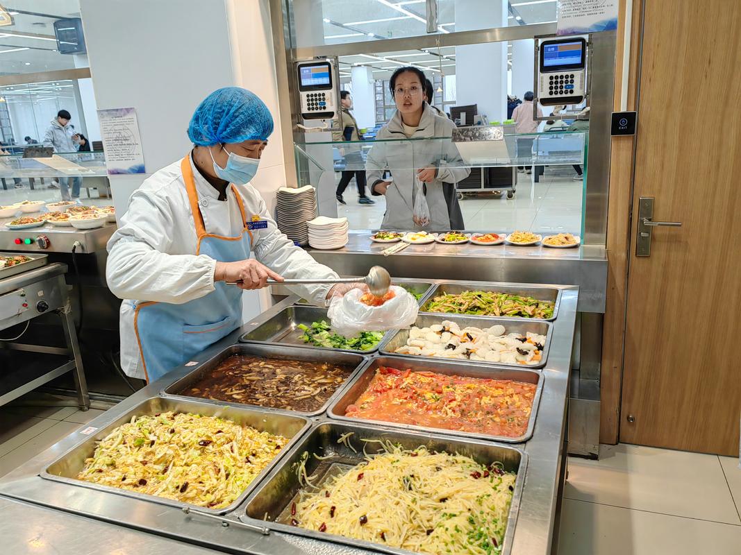 新学期，学生食堂大变身，师生餐饮新体验来啦！